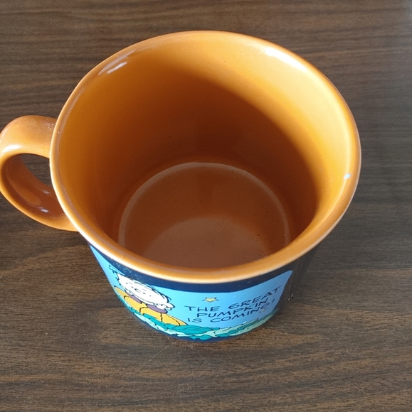 Peanuts/Charlie Brown The Great Pumpkin Soup Mug - Picture 3 of 5
